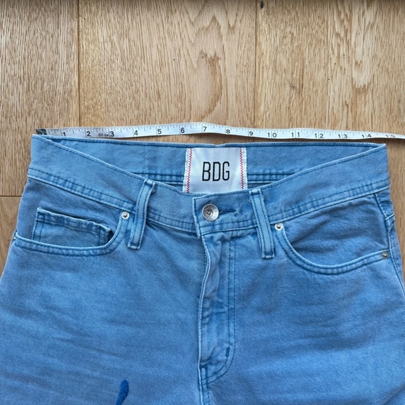 BDG URBAN OUTFITTERS LIGHT BLUE CURVED FIT JEANS - 28 - Picture 12 of 16
